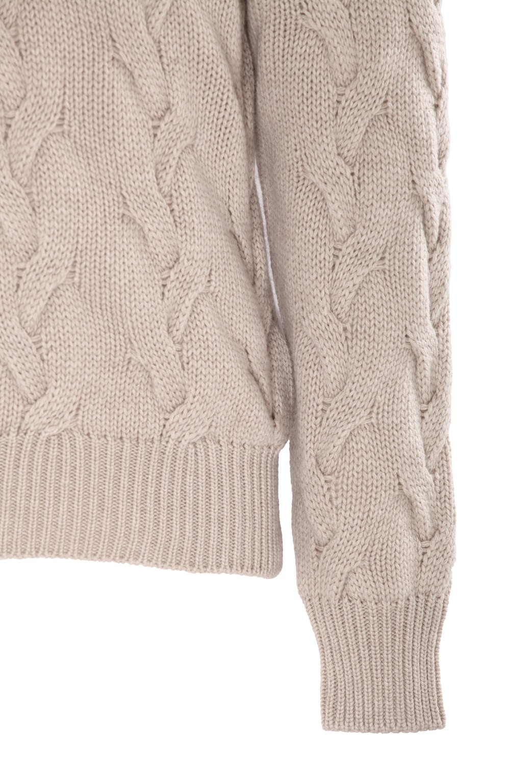 shop FILIPPO DE LAURENTIIS Saldi Pull: Filippo De Laurentiis pull in cashmere.
Collo alto a costine.
Dettagli intrecciati a rilievo.
Composizione: 100% cashmere.
Made in Italy.. DV3ML CA5T-040 number 988424
